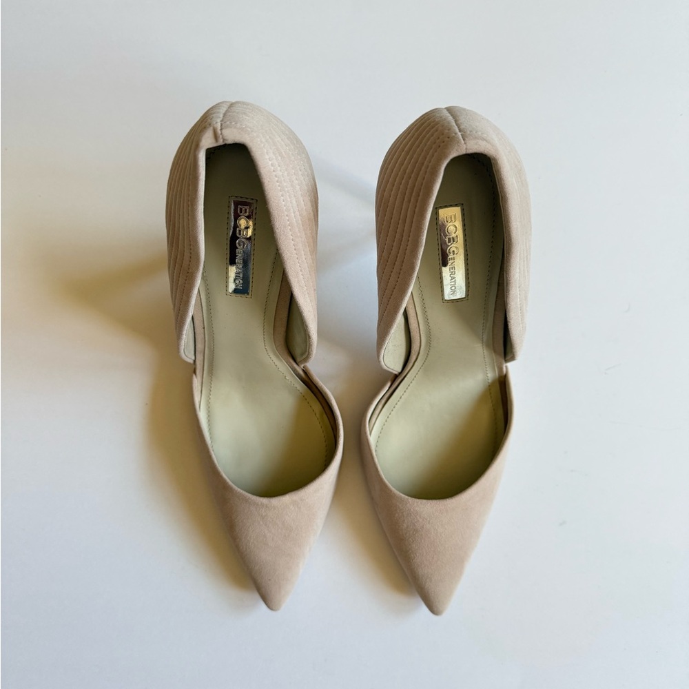 BCBG generation cream/taupe microsuede stiletto. 4 inch heel.